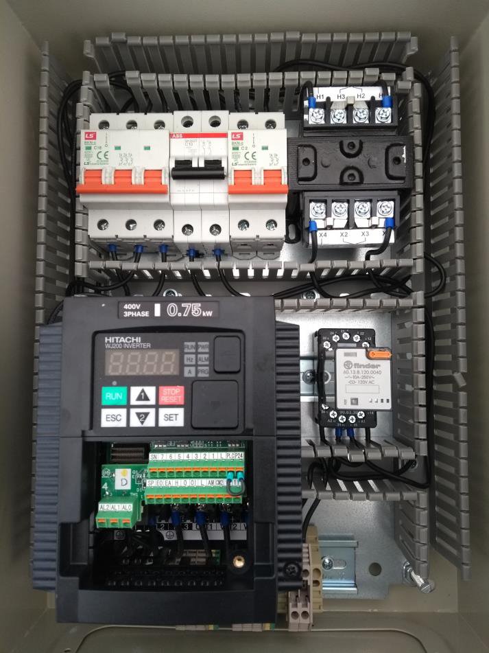 Tablero con inversor Mitsubishi